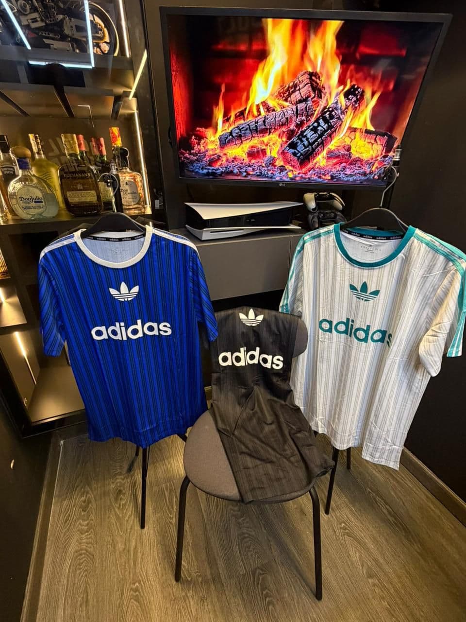 Camisetas Tommy Hilfiger al por mayor Colombia 2026 desde $35.000 COP — almacén mayorista Kikluxe con catálogo de Calvin Klein, Lacoste, Guess y Polo Ralph Lauren, sin mínimo de compra, envíos 24-48h a Bogotá, Medellín, Cali, Barranquilla y Bucaramanga con guía rastreable