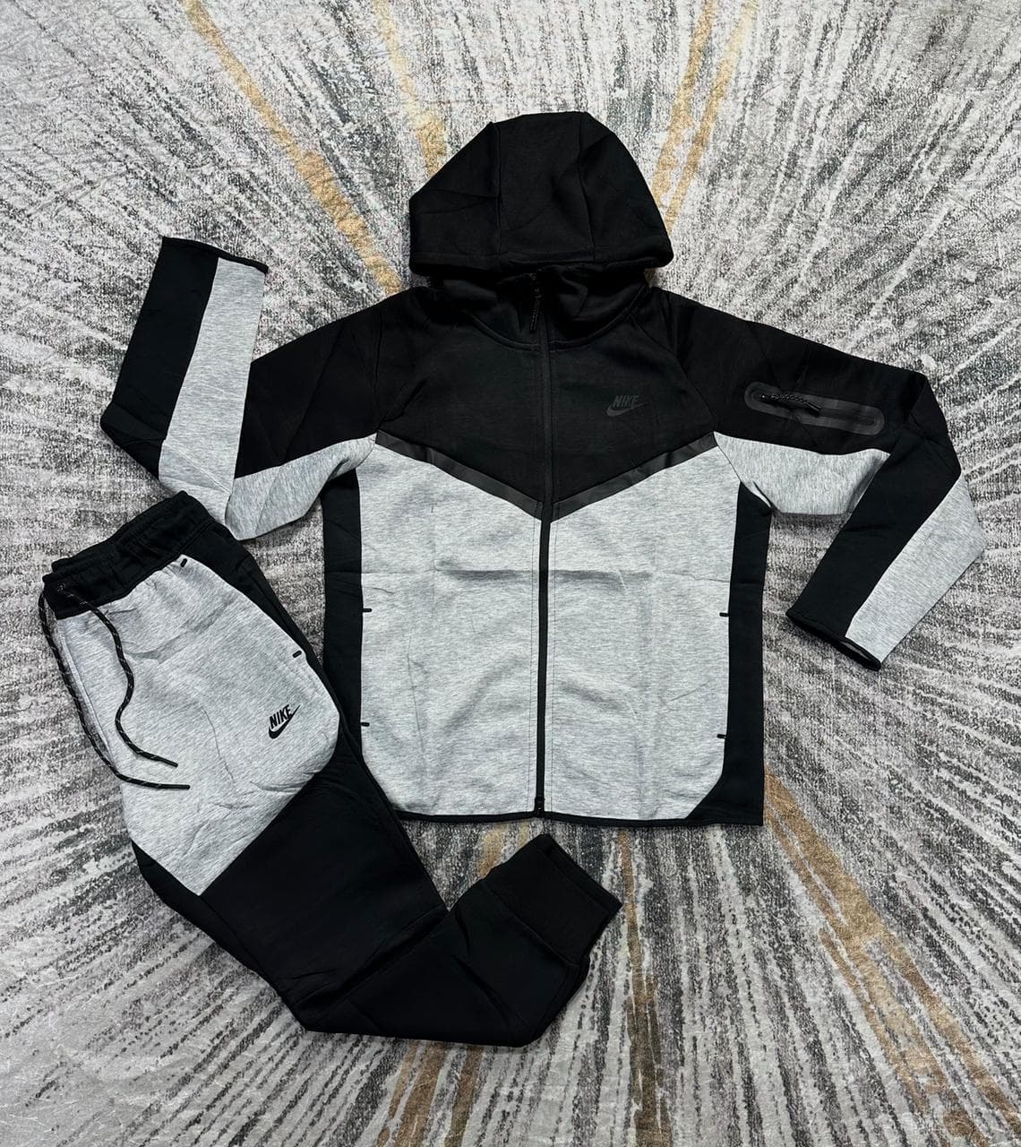 conjunto Nike al por mayor Colombia 2026: Nike Tech Fleece, Dri-FIT, Club desde $45.000 COP — Kikluxe proveedor mayorista, envios 24-48h a toda Colombia sin minimo