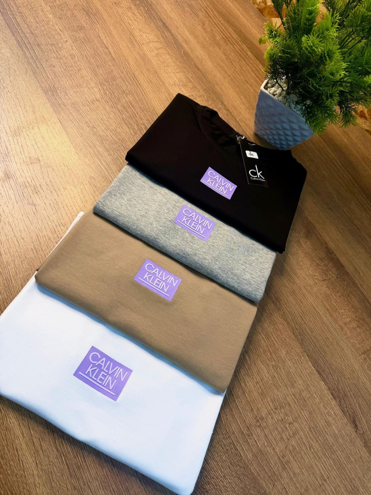 Bodegas de ropa al por mayor Colombia 2026 — tendencias y proveedores mayoristas Tommy Hilfiger, Lacoste, Calvin Klein desde $80.000 COP con envío a toda Colombia en 24-48h sin mínimo