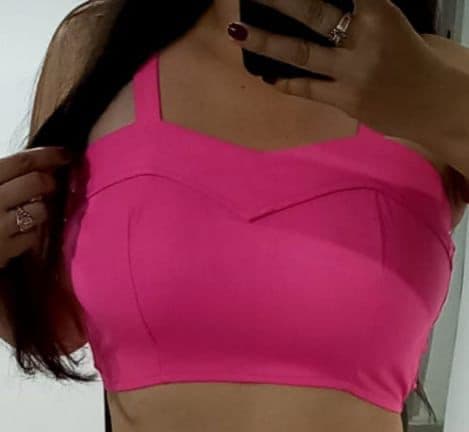 Blusas Guess importadas Colombia al por mayor — Triangle Logo, Floral y Off-Shoulder desde $45.000 COP, alta rotación en Bogotá y Medellín, dropshipping Kikluxe sin mínimo