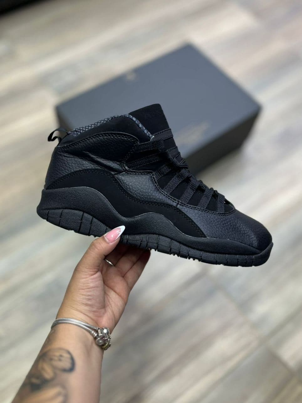 Jordan Retro 10 al por mayor en Bogotá Medellín Cali Colombia 2026 — Kikluxe distribuidor mayorista con dropshipping real sin mínimo