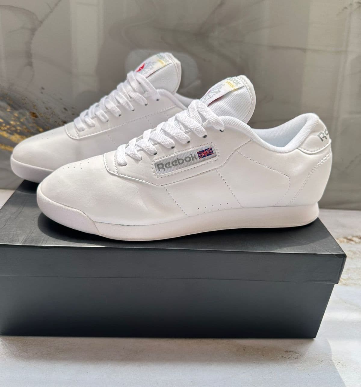 Reebok Mujer Kikluxe Colombia — proceso compra mayorista: WhatsApp + catálogo + despacho 24-48h