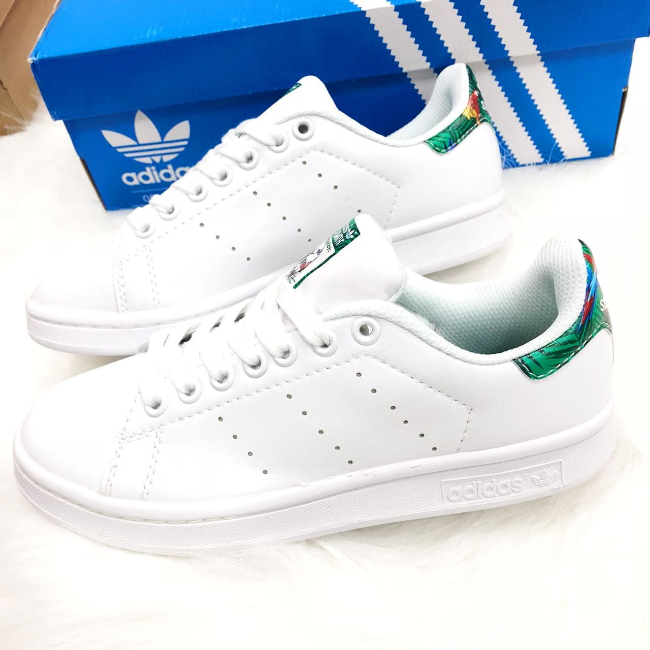 Adidas Stan Smith mujer edición floral tropical Colombia 2026 — triple AAA Kikluxe mayorista desde $88.000 COP sin mínimo dropshipping Bogotá Medellín Cali