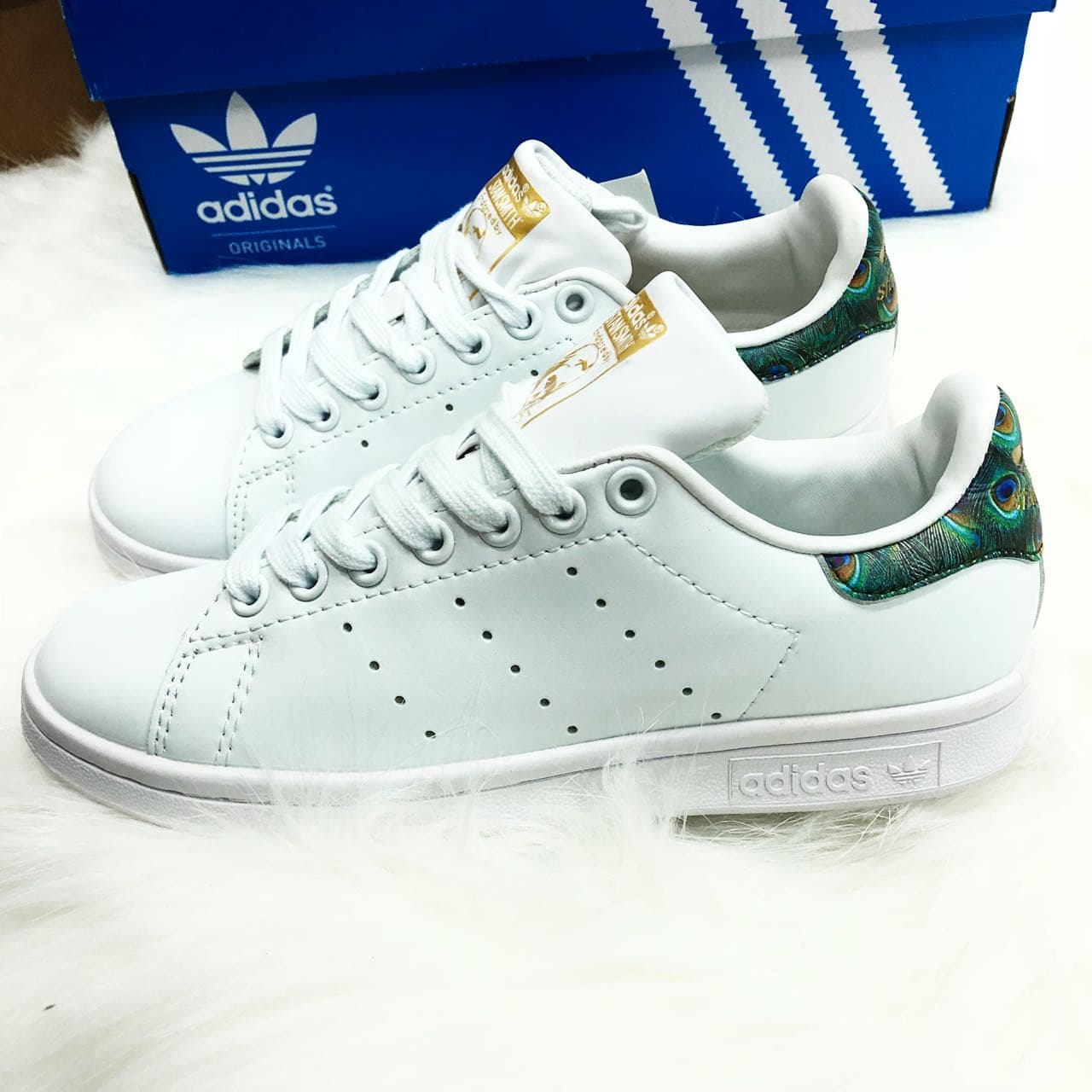 Adidas Stan Smith edición pavo real dorada Colombia 2026 — calidad triple AAA premium Kikluxe mayorista sin mínimo dropshipping desde $92.000 COP