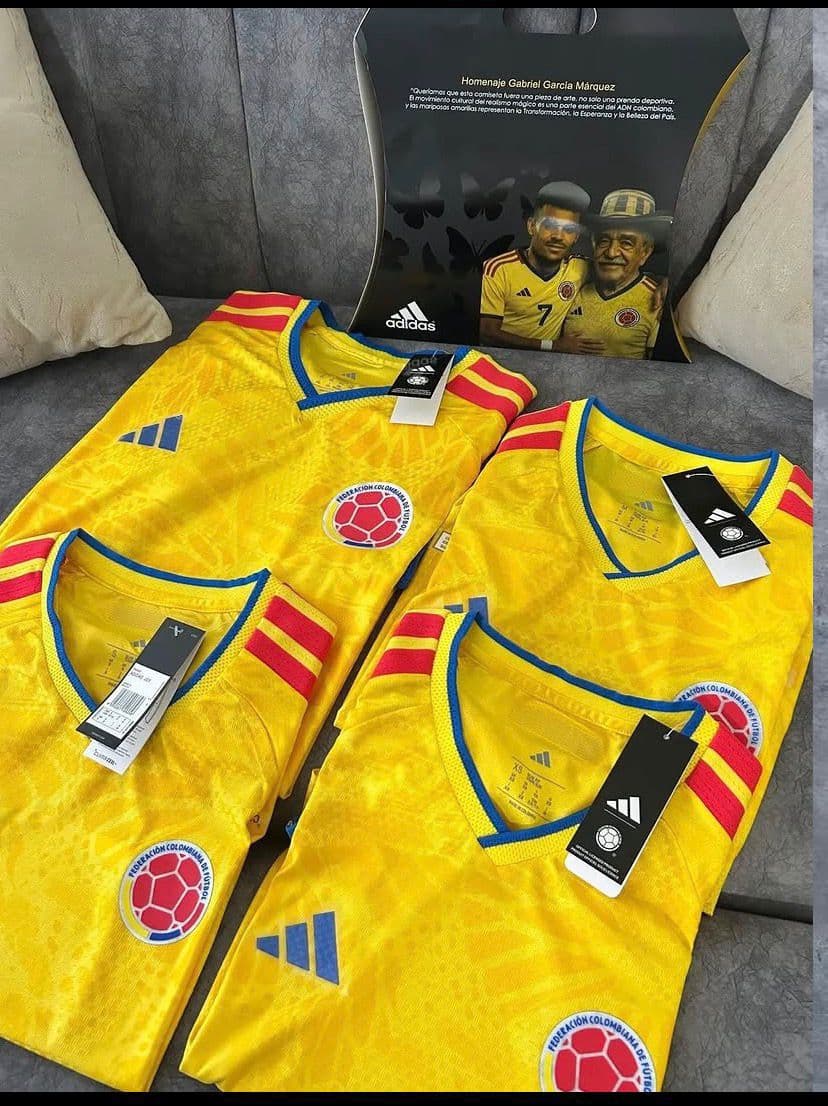 Camiseta titular amarilla Selección Colombia 2026 Adidas — precio mayorista desde $55.000 COP con envío a Bogotá, Medellín y Cali en 24–48 horas