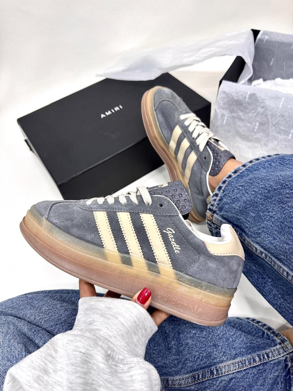 Adidas Mujer al por mayor Colombia 2026 — triple AAA desde $85.000 COP, Kikluxe mayorista sin mínimo, envíos 24-48h Bogotá Medellín Cali