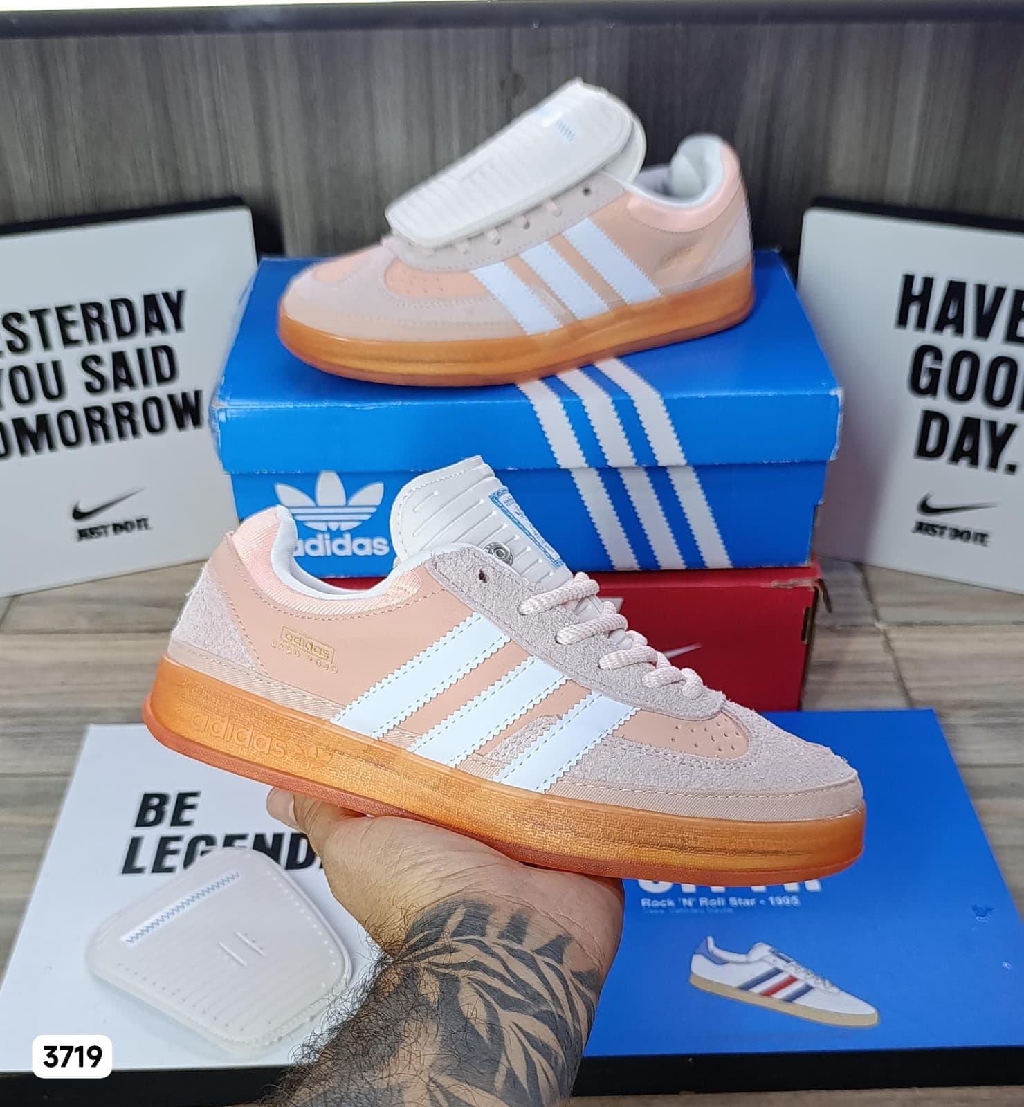 Adidas Mujer modelos top mayorista Colombia 2026 — los más vendidos según operación interna Kikluxe