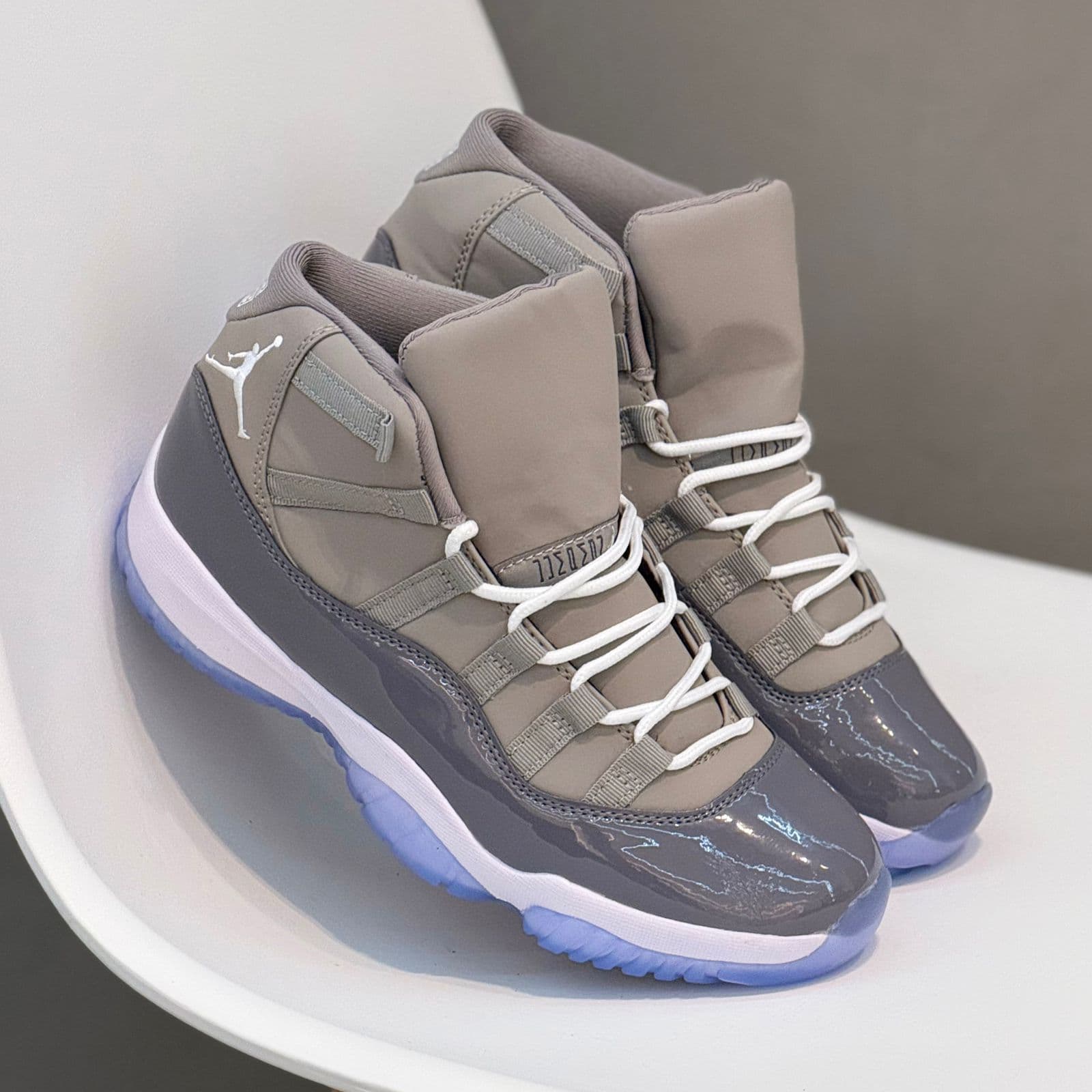 Jordan Retro 4 al por mayor Colombia 2026 — triple AAA desde $120.000 COP, Kikluxe mayorista sin mínimo, envíos 24-48h Bogotá Medellín Cali