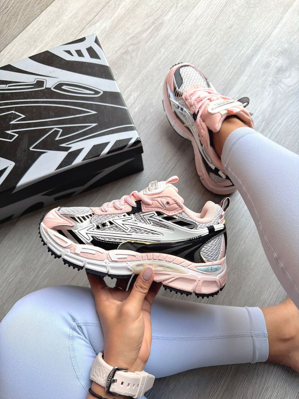 Off-White al por mayor Colombia 2026 — triple AAA desde $135.000 COP, Kikluxe mayorista sin mínimo, envíos 24-48h Bogotá Medellín Cali