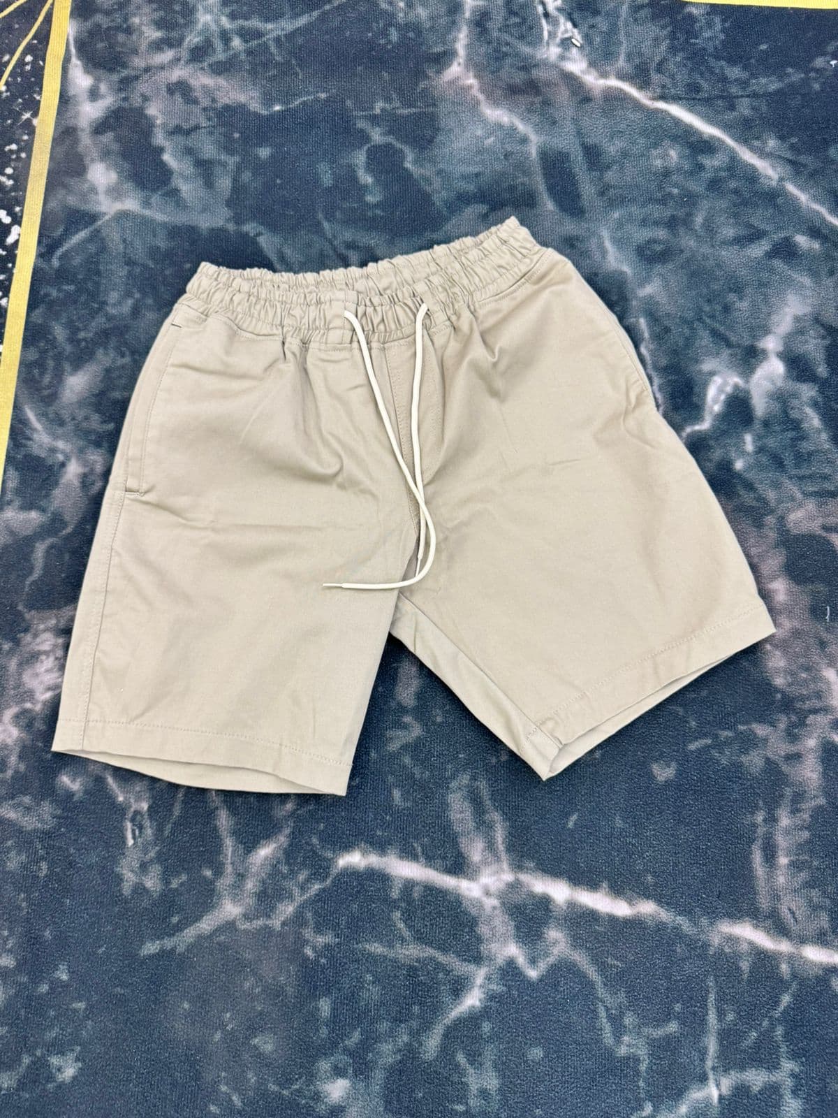 Top prendas mayorista Santa Marta 2026 — pantalonetas playeras beige khaki algodon Tommy polo tropical Calvin Klein body caribe Adidas conjunto turistico Lacoste lino premium audiencia turismo Manzanares Rodadero triple AAA