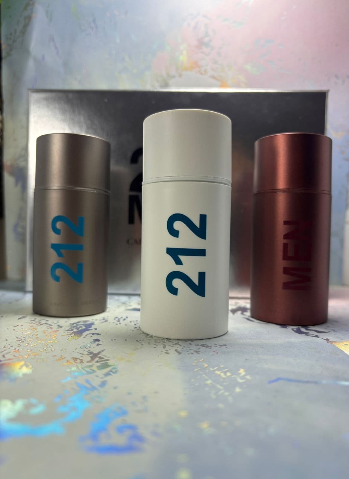 Perfumes de lujo más vendidos en Colombia 2026 — Dior Sauvage, Chanel, YSL, Carolina Herrera