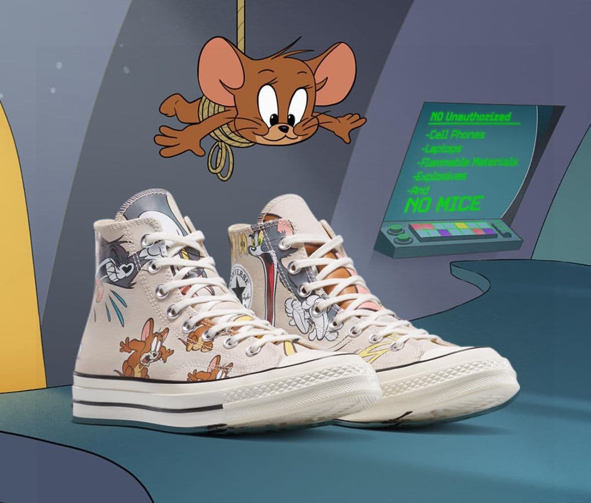 Tenis Converse Chuck 70 edición Tom & Jerry al por mayor Colombia 2026: botas de lona crema con print de caricatura desde $85.000 COP mayorista Kikluxe Triple AAA — el modelo de colección que se vuelve viral en TikTok, envíos 24-48h sin mínimo