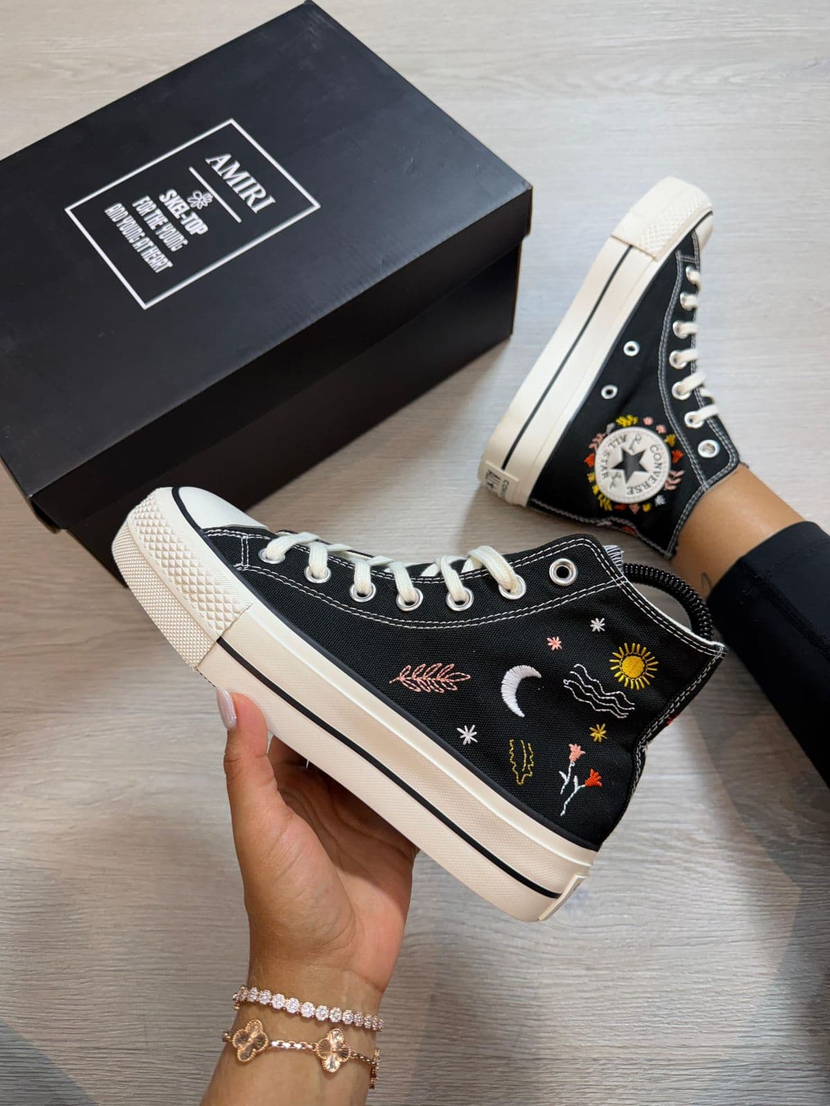 Converse Chuck Taylor Lift negra bordada al por mayor Colombia 2026 — triple AAA desde $115.000 COP, Kikluxe mayorista Medellín Bogotá Cali envíos sin mínimo dropshipping