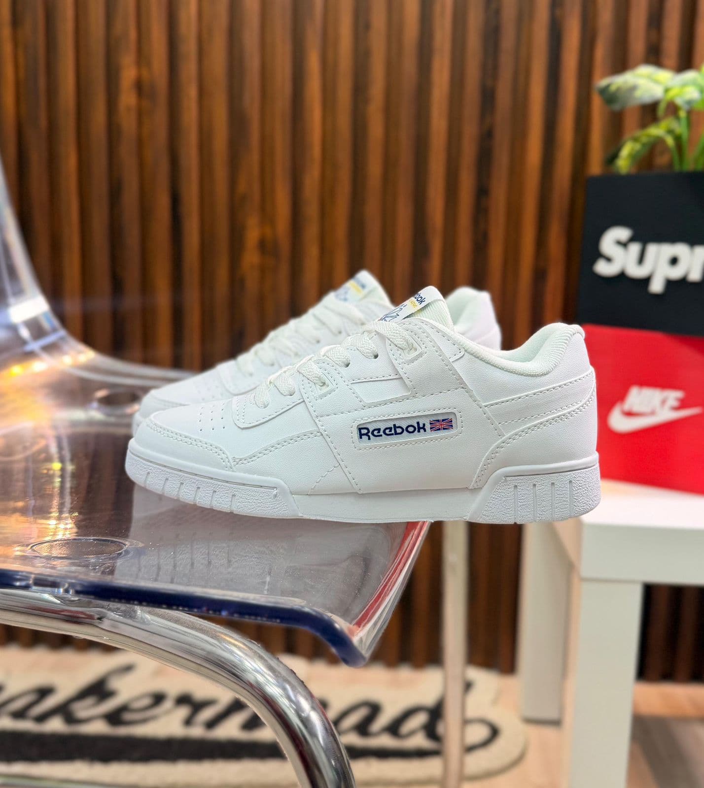 Zapatillas Reebok al por mayor Colombia 2026: Classic Leather, Club C 85, Nano X3 — Triple AAA desde $110.000 COP. Envíos 24-48h a Bogotá, Medellín, Cali, Barranquilla sin mínimo de compra. Kikluxe mayorista.