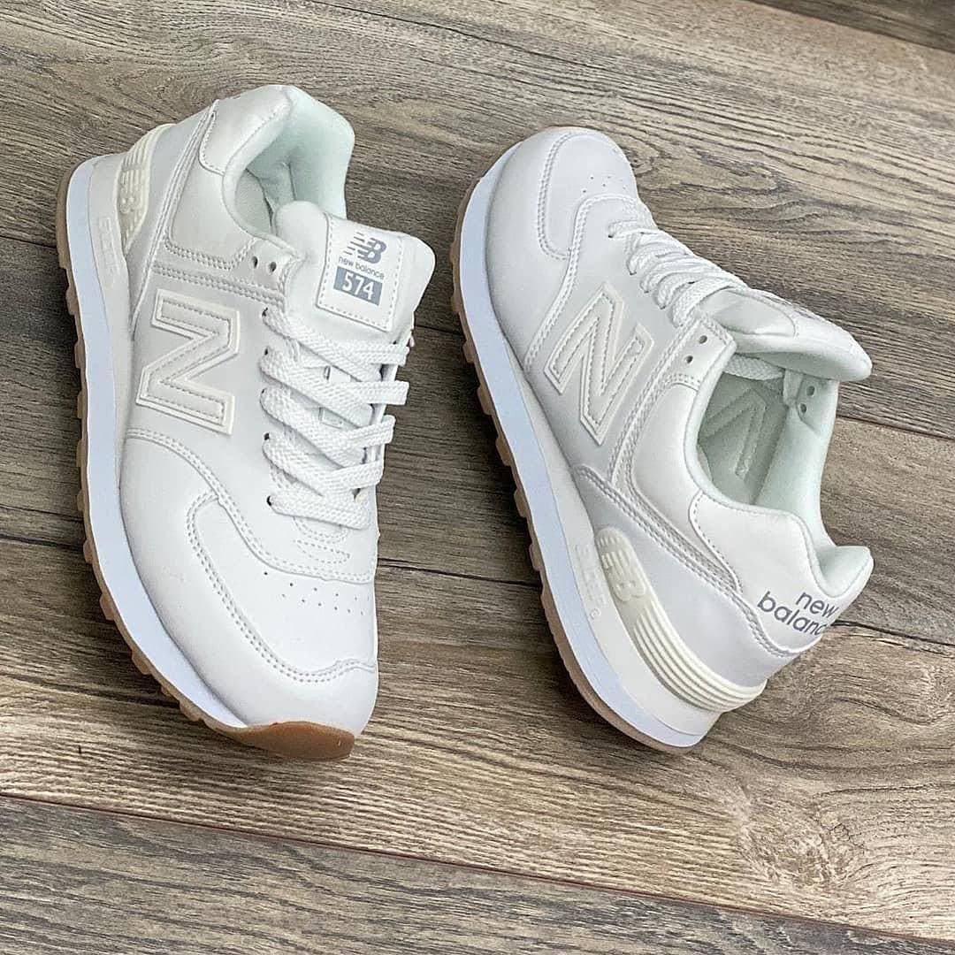 New Balance 574 blanco total Colombia 2026 — New Balance 574 blancas con suela gum réplica triple AAA desde $90.000 COP, Kikluxe mayorista Medellín Bogotá Cali envíos sin mínimo dropshipping lifestyle